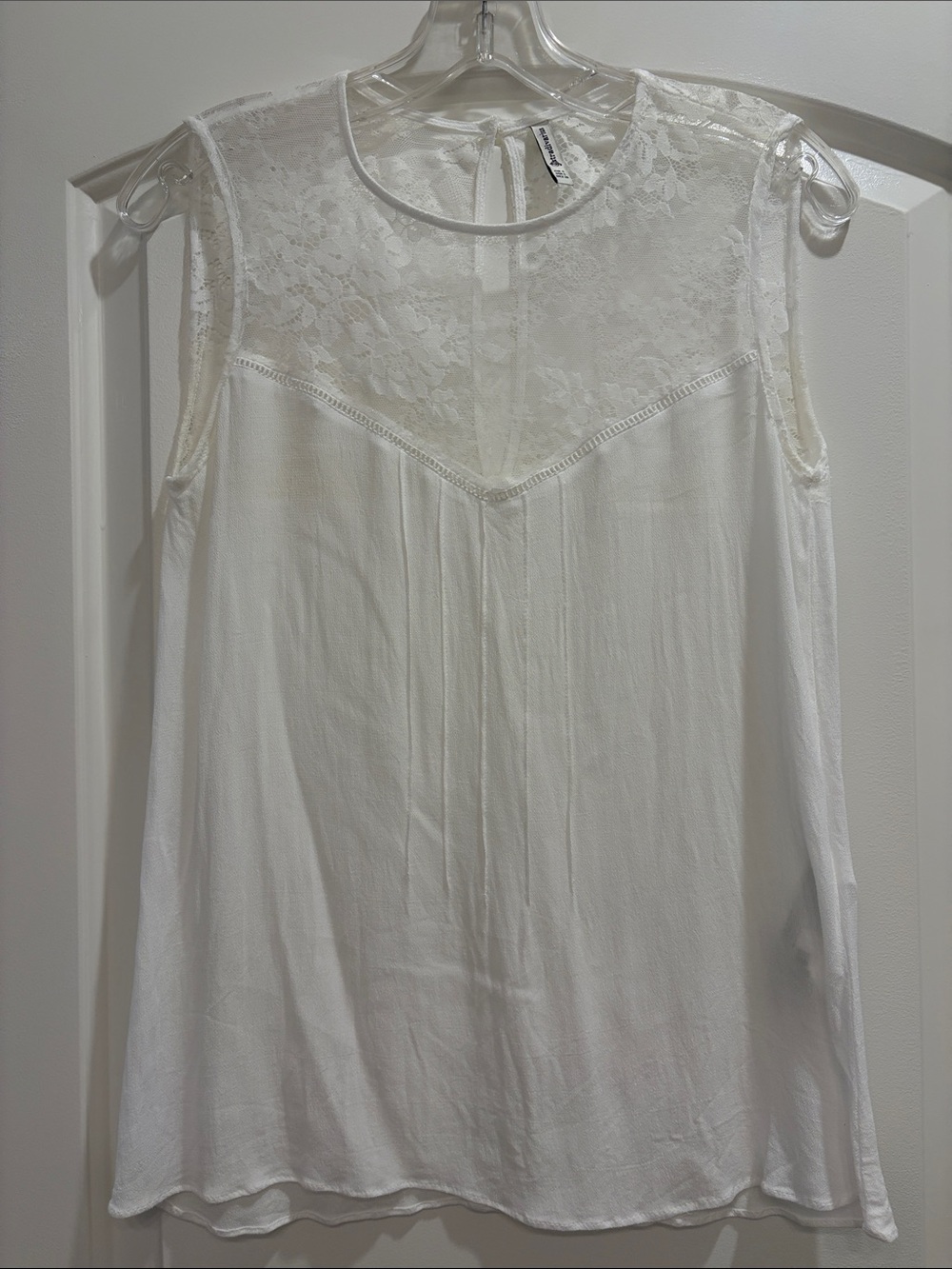 3 for $25! Stradivarius Lace White Sleeveless Top, size small